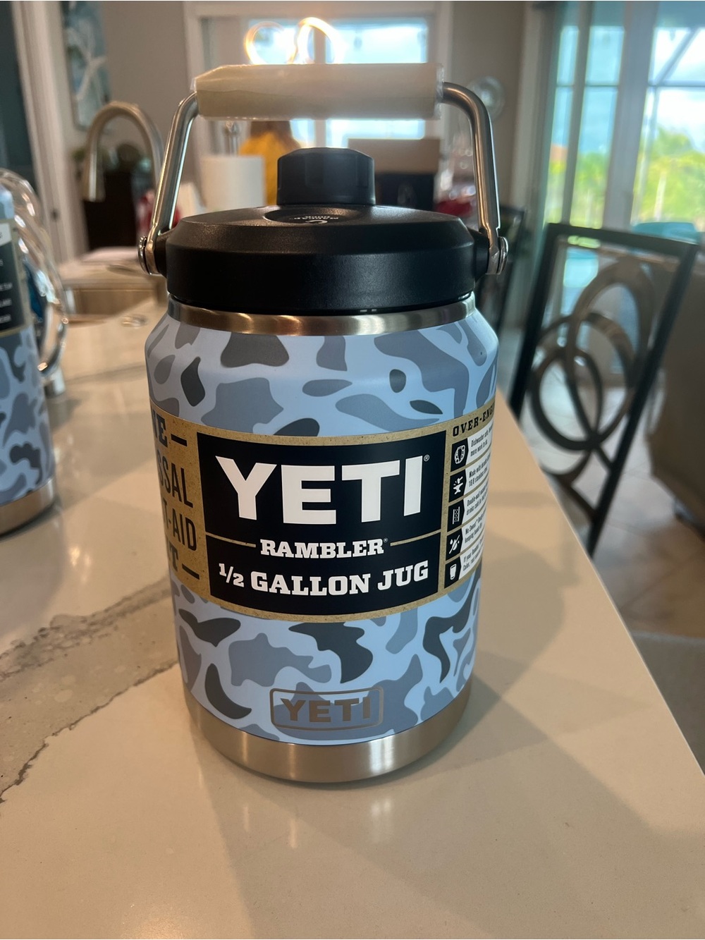 Yeti half gallon jug Camo Blue